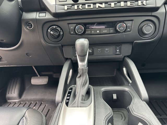 Used 2025 Nissan Frontier SL image 11