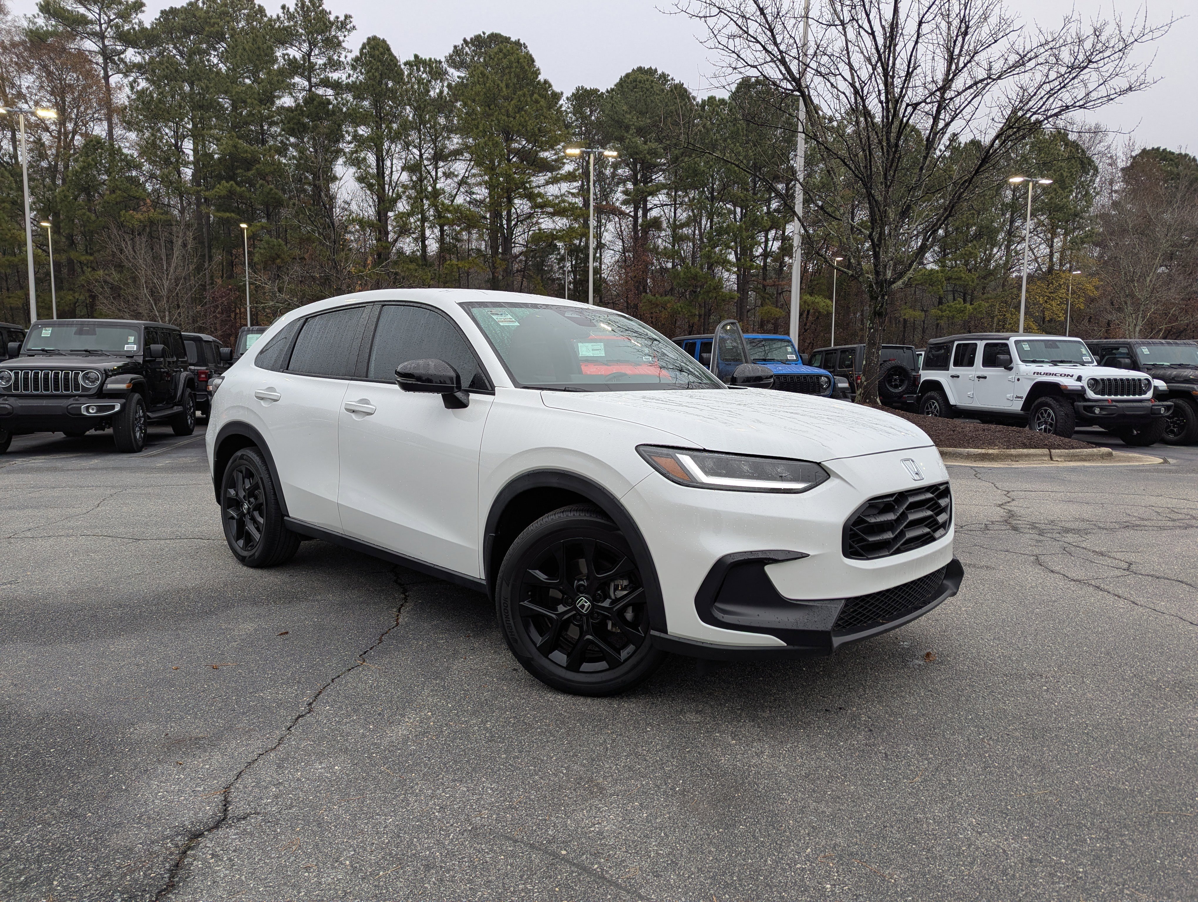 Used 2023 Honda HR-V Sport image 3