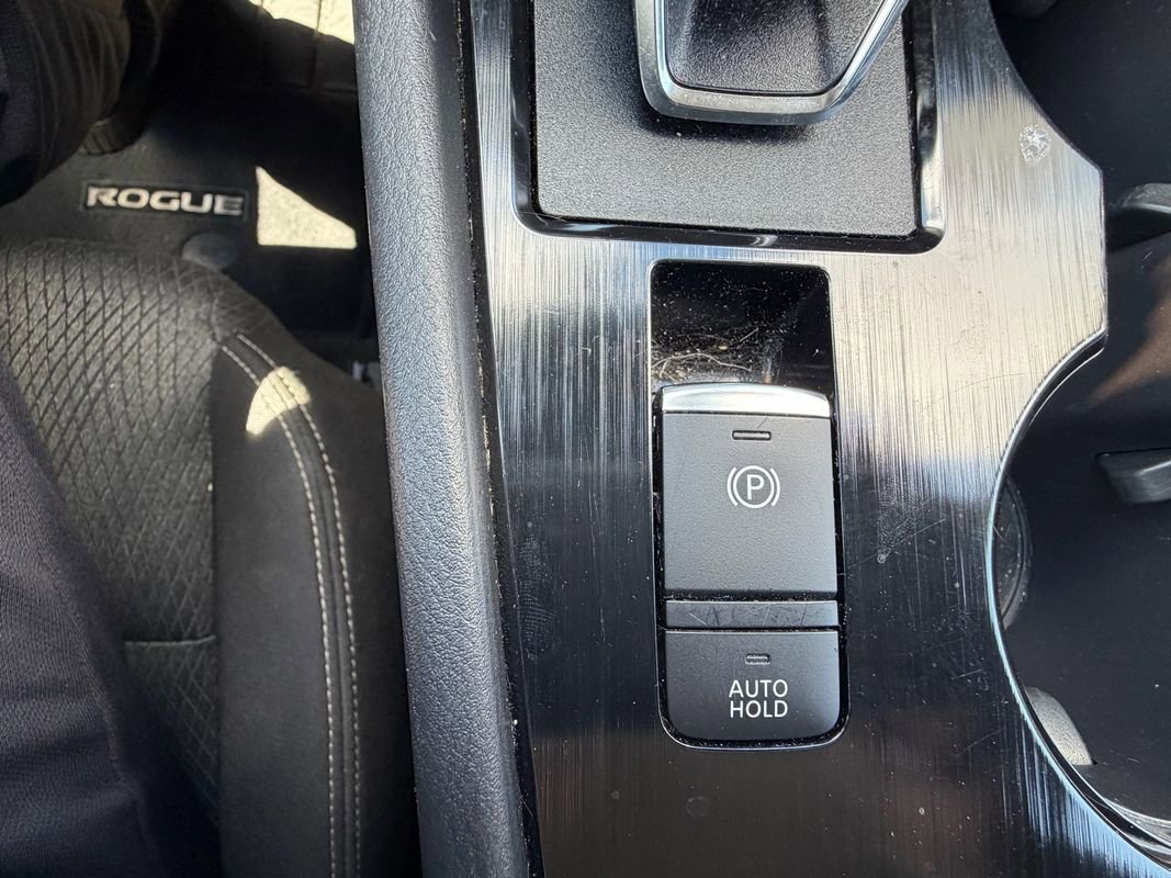 Used 2025 Nissan Rogue SV AWD/4WD image 25