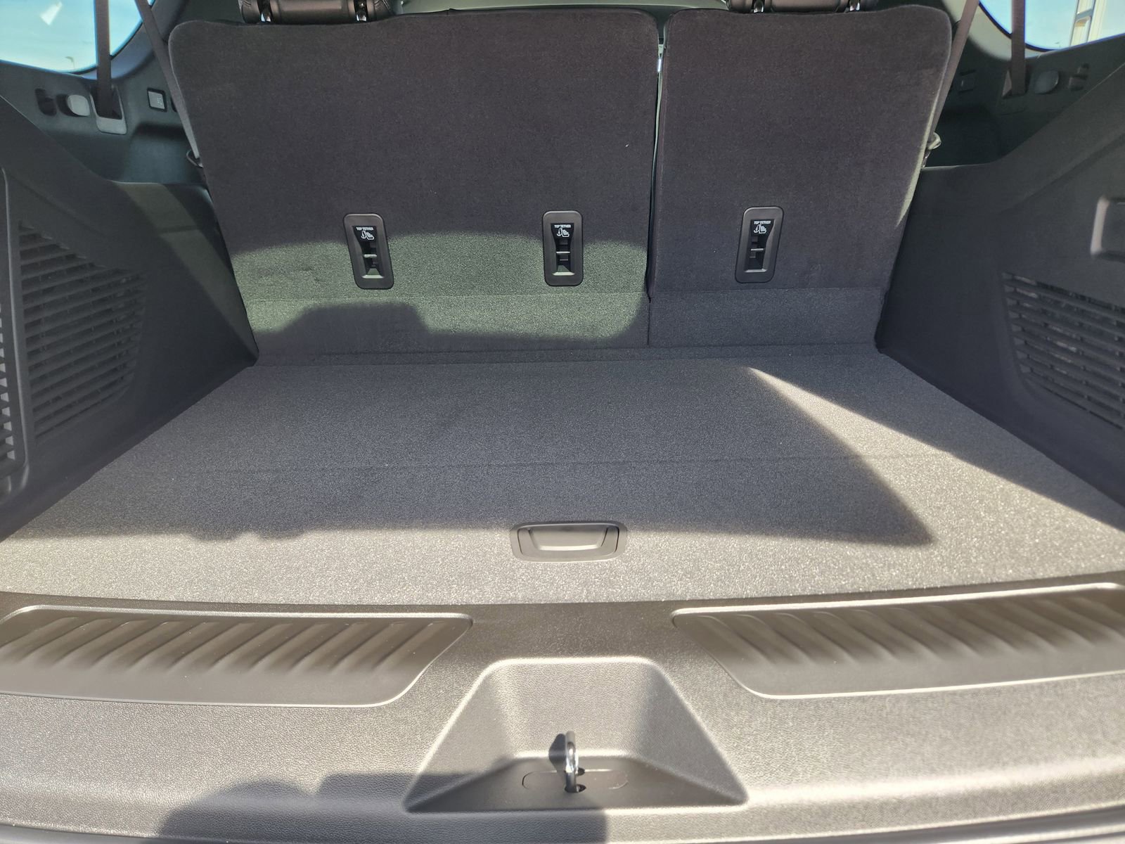 New 2026 Chevrolet Suburban LT w/ Comfort Package image 27