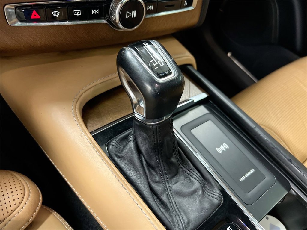Used 2017 Volvo XC90 T6 Inscription w/ Vision Package image 16