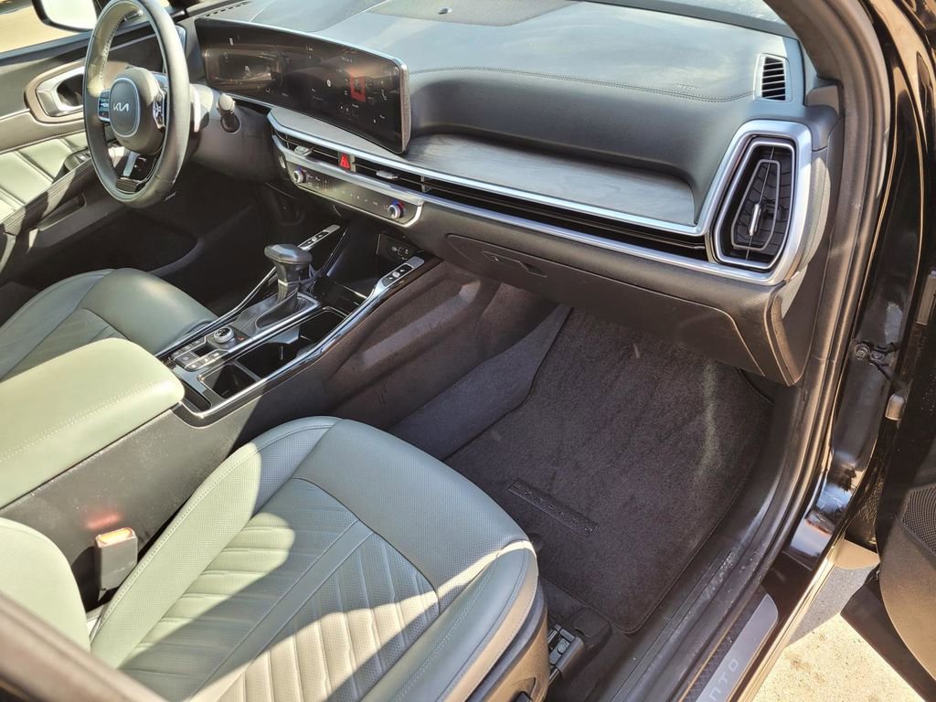 Used 2024 Kia Sorento SX Prestige w/ Sage Leather Package image 10
