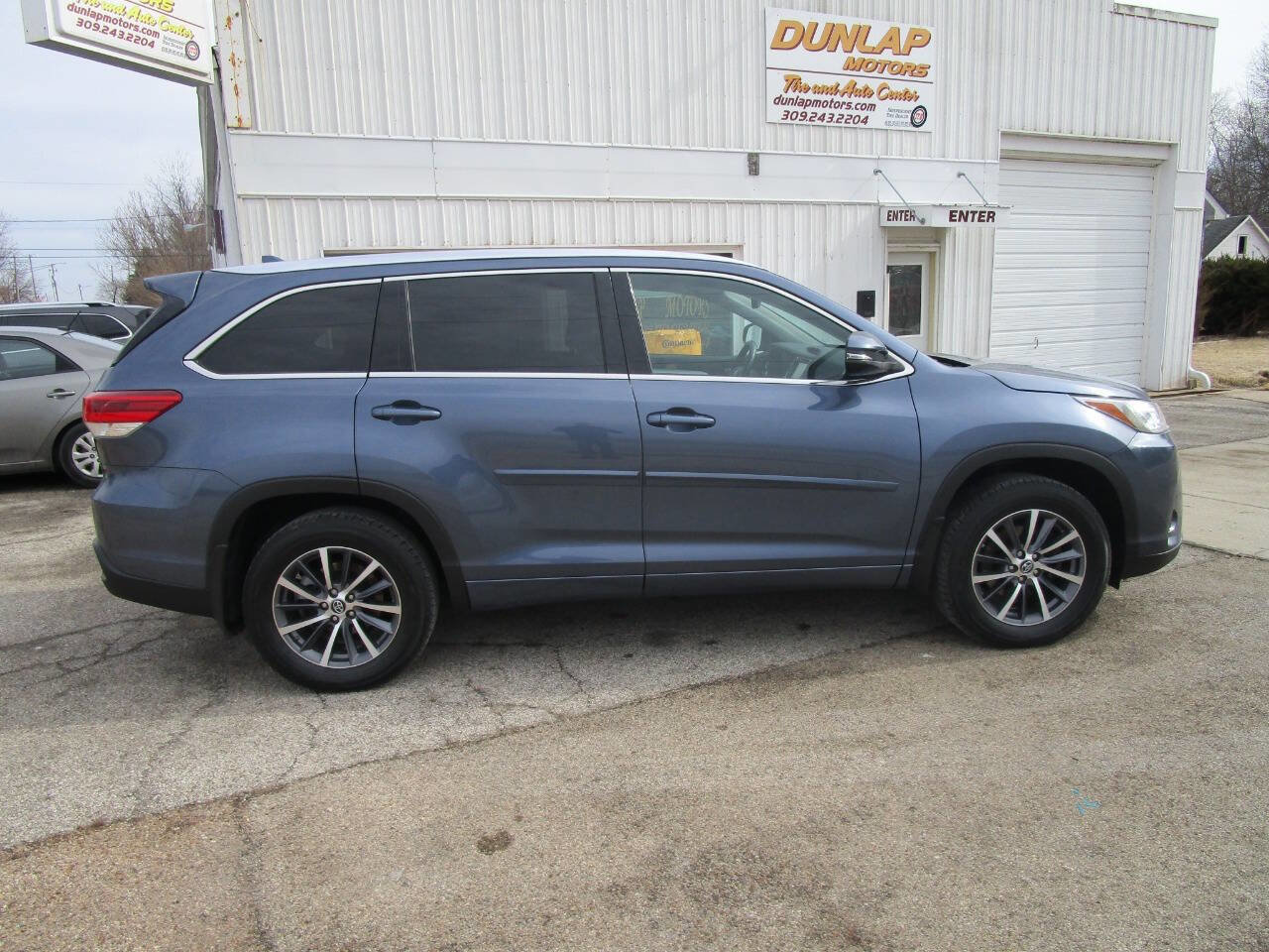 Used 2017 Toyota Highlander XLE w/ Protection Package #3 image 7