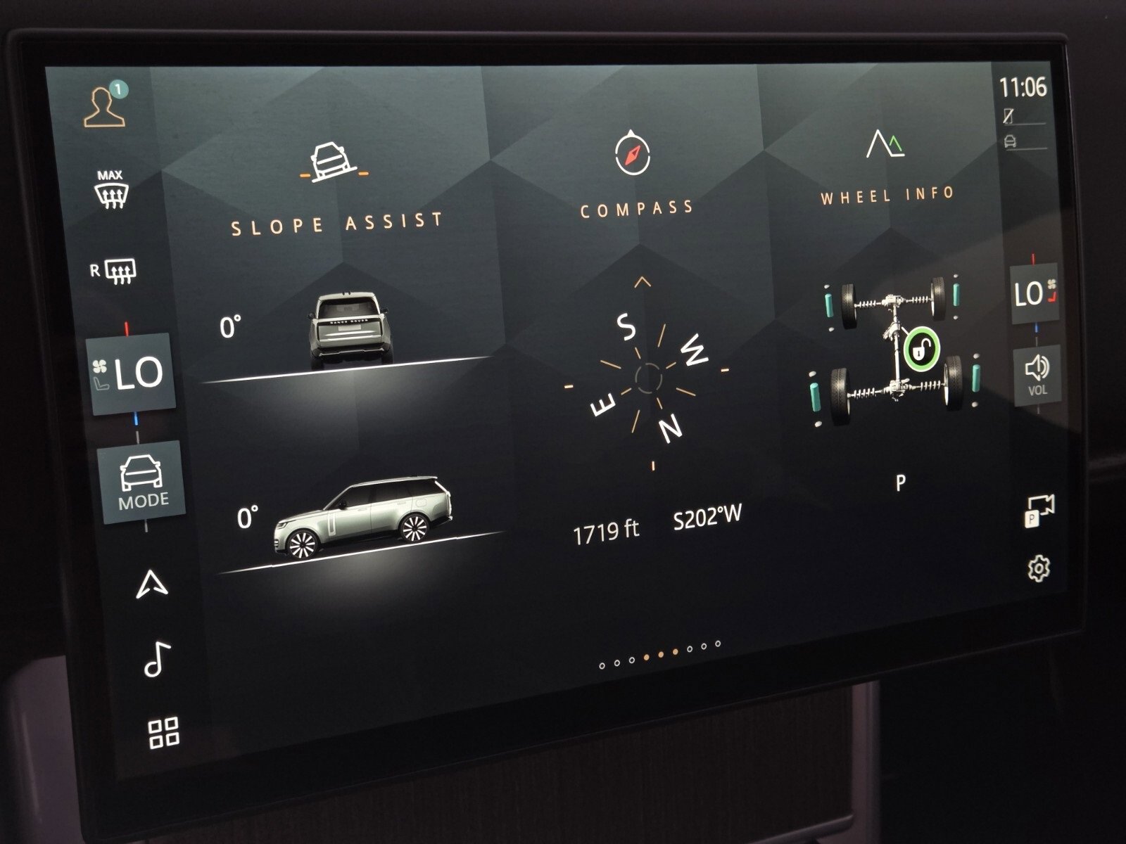 New 2025 Land Rover Range Rover Long Wheelbase SE image 30