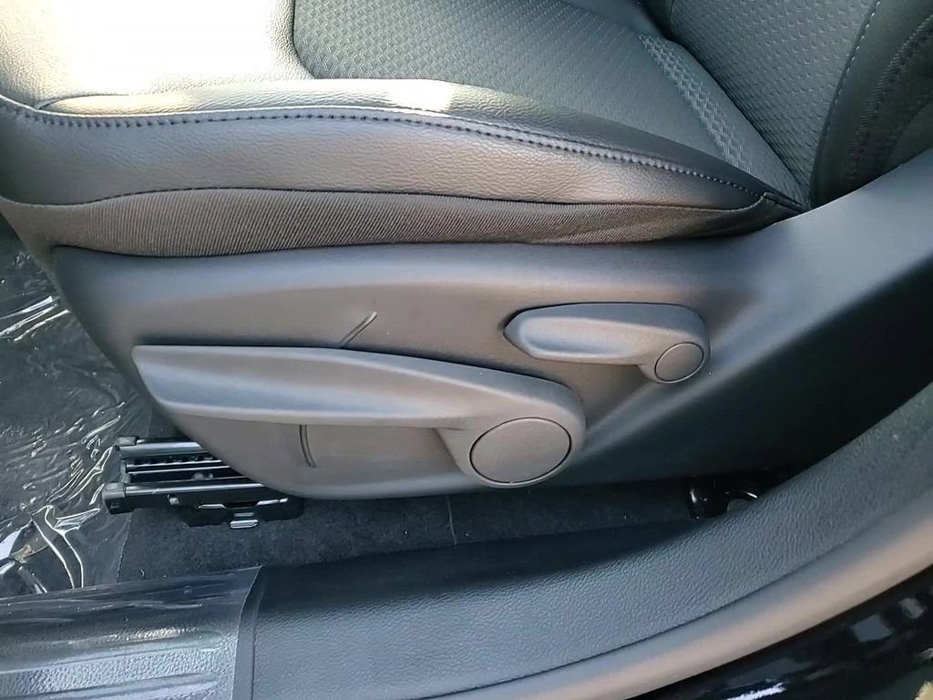 New 2026 Jeep Compass Latitude image 11