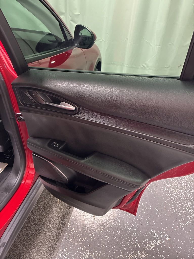 Used 2022 Alfa Romeo Stelvio Sprint image 28