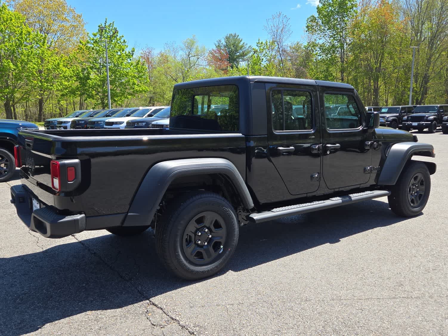 New 2026 Jeep Gladiator Sport AWD/4WD image 4