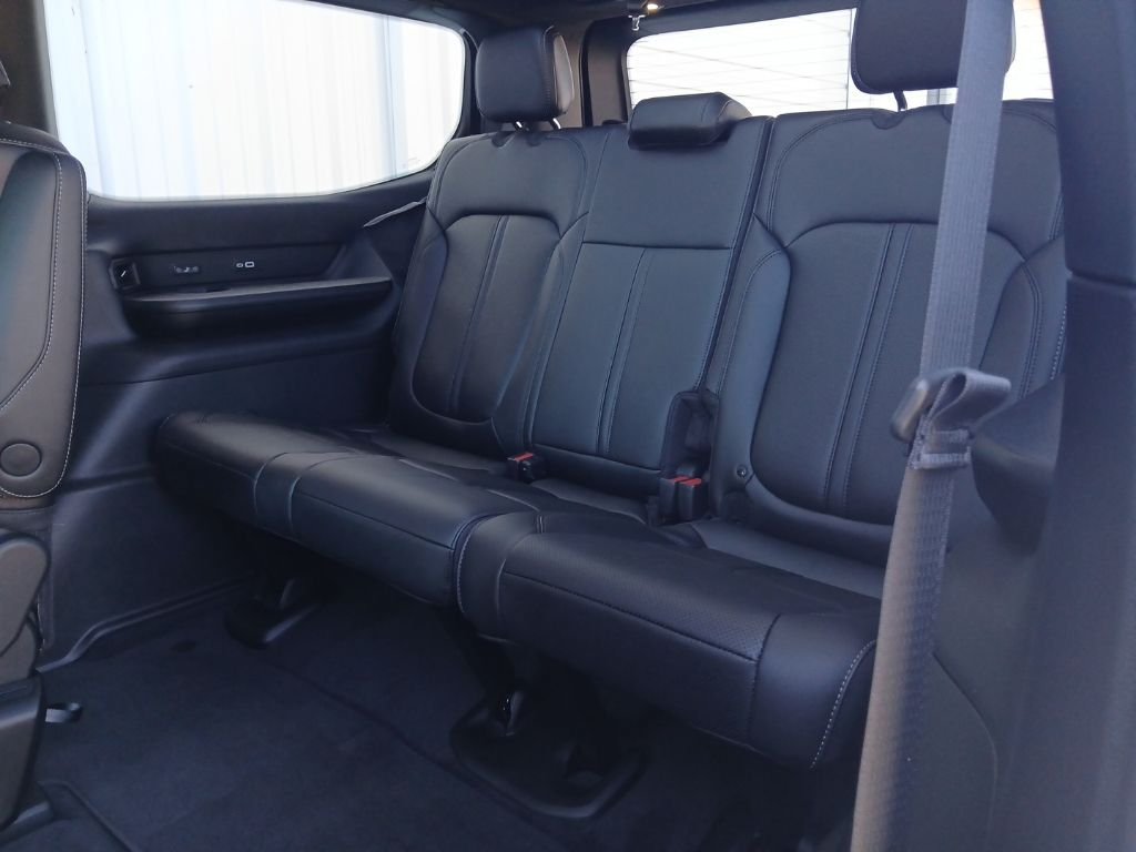 New 2026 Jeep Grand Wagoneer Limited AWD/4WD image 40