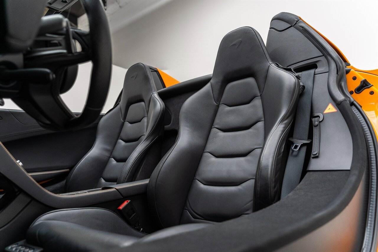 Used 2014 McLaren MP4-12C Spider RWD image 22