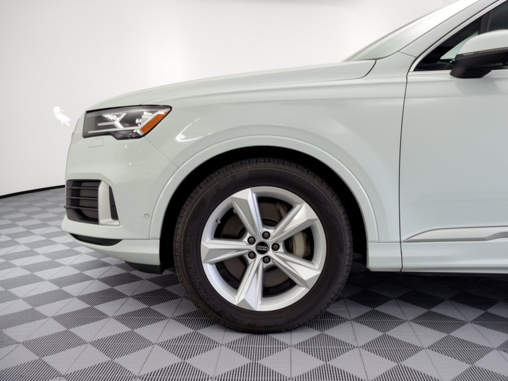 Used 2023 Audi Q7 2.0T Premium w/ Convenience Package AWD/4WD image 13