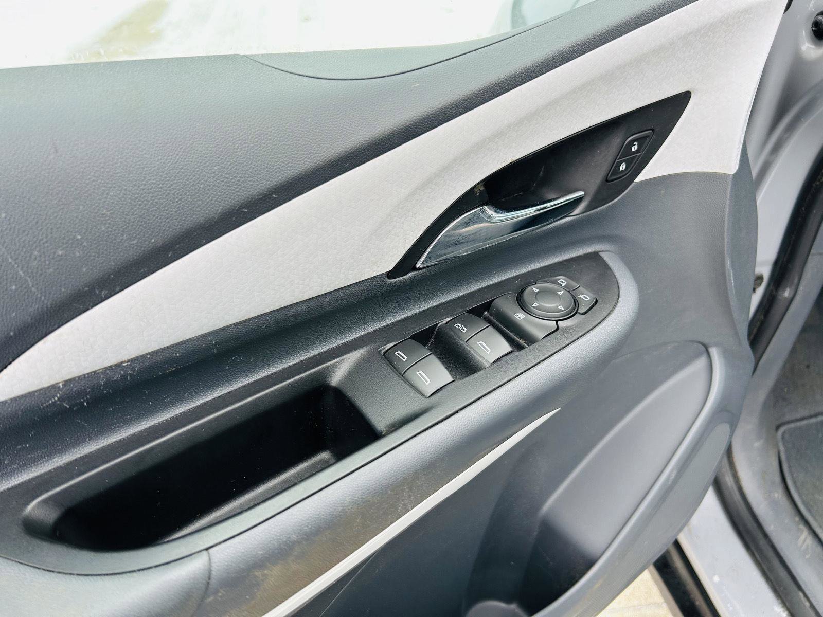 Used 2019 Chevrolet Bolt LT image 9