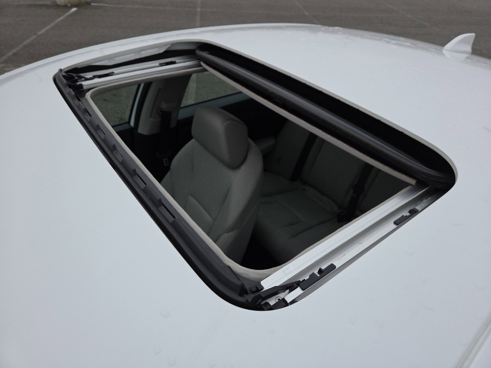 Used 2023 Honda Accord EX image 4