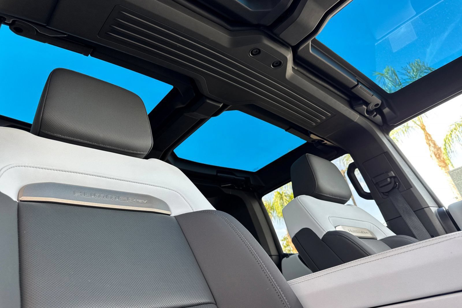 Certified 2024 GMC Hummer EV 2X w/ LPO, Illumination Package AWD/4WD image 18
