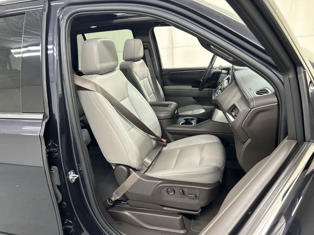 Certified 2022 Chevrolet Tahoe LT w/ Luxury Package AWD/4WD image 24