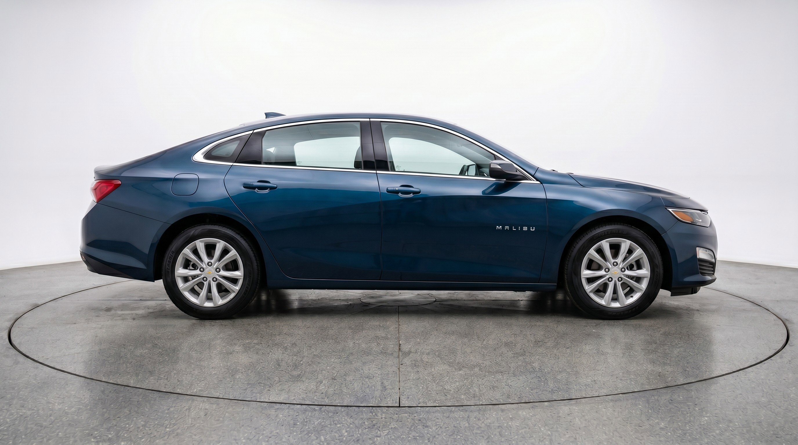 Used 2024 Chevrolet Malibu LT FWD image 11