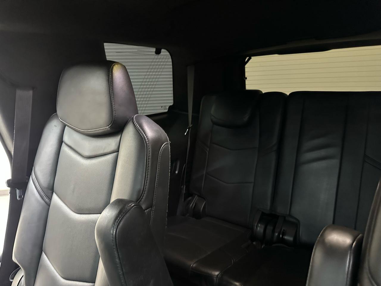 Used 2017 Cadillac Escalade Platinum AWD/4WD image 39