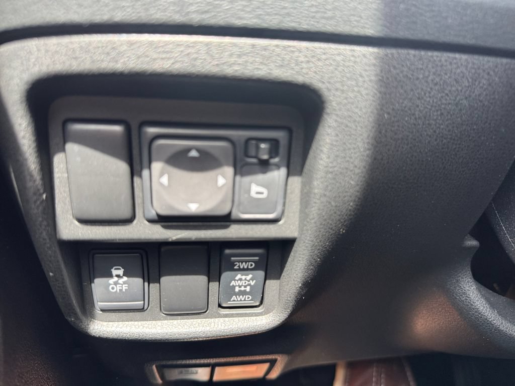 Used 2016 Nissan Juke SL AWD/4WD image 29