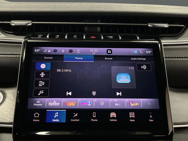 New 2025 Jeep Grand Cherokee L Limited w/ Trailer Tow Package image 18