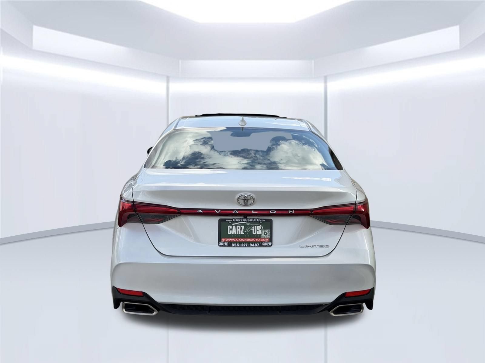 Used 2019 Toyota Avalon Limited w/ All Weather Liner Package FWD image 6