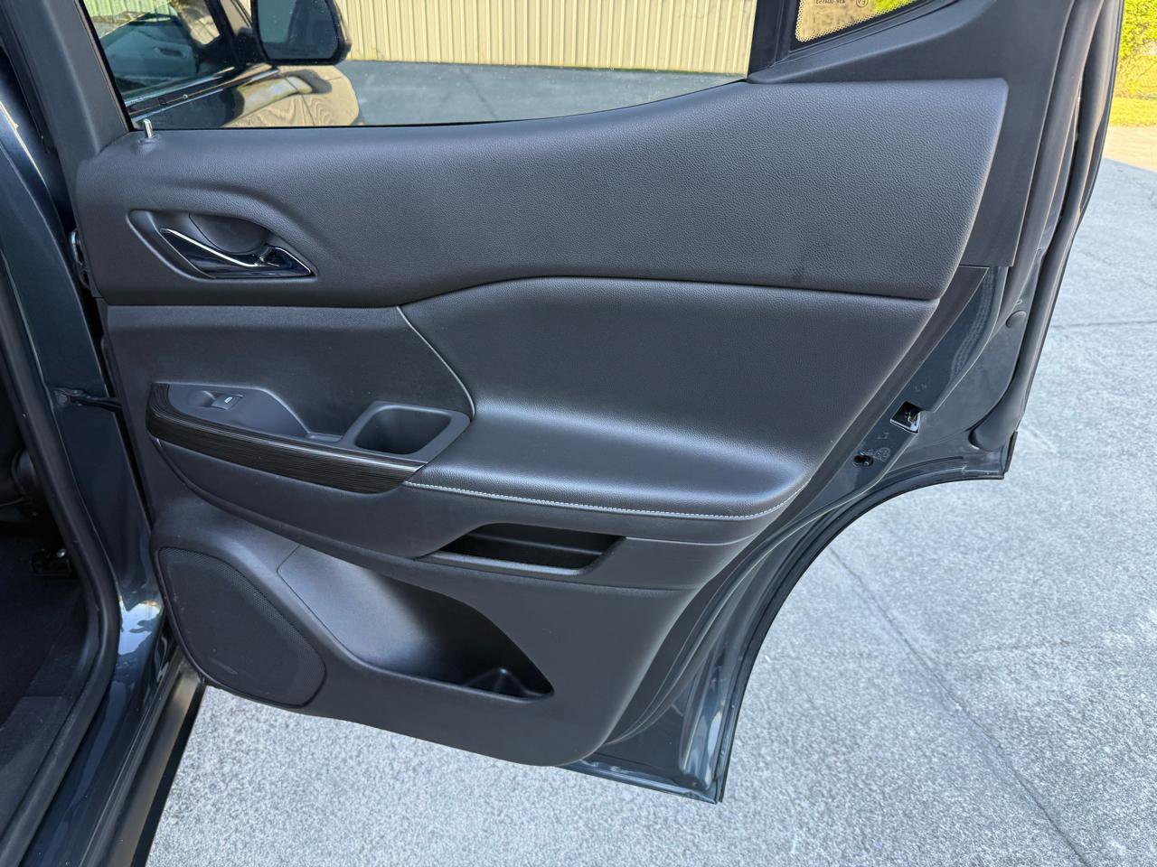 Used 2019 GMC Acadia SLT w/ Black Edition image 32