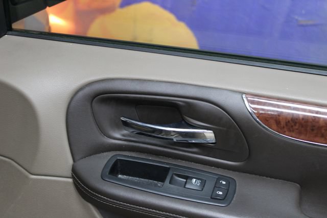 Used 2011 Chrysler Town & Country Touring w/ Security Group FWD image 12