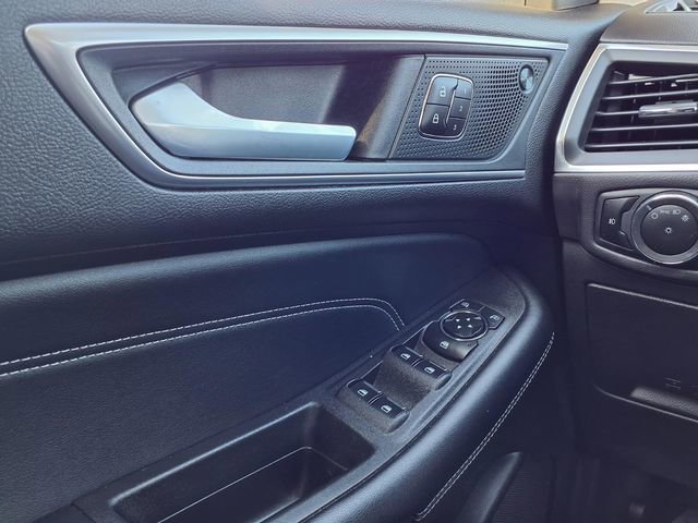 Used 2024 Ford Edge Titanium AWD/4WD image 19