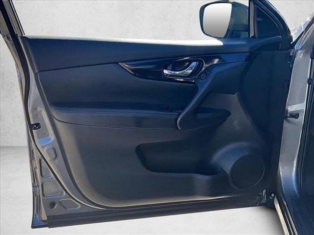 Used 2022 Nissan Rogue Sport SV image 14