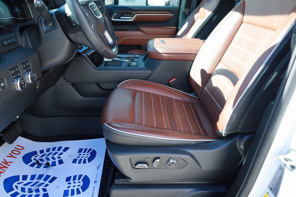 Used 2025 GMC Sierra 3500 Denali Ultimate image 13