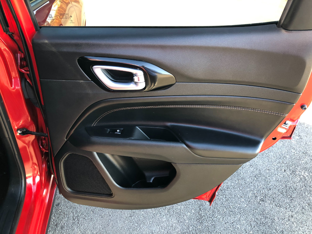 Used 2023 Jeep Compass Limited image 25