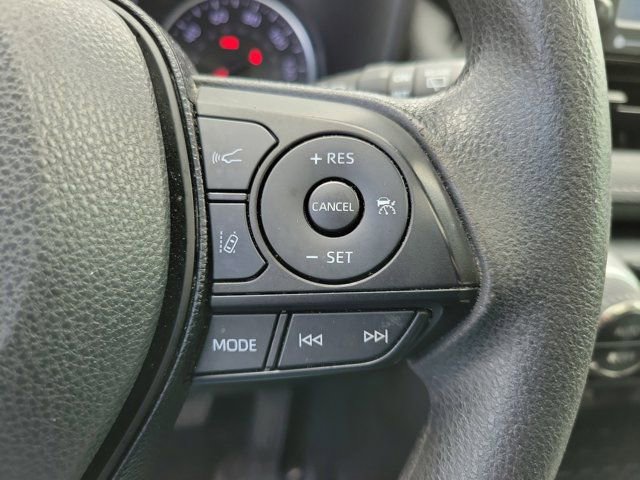 Used 2020 Toyota RAV4 XLE w/ Convenience Package FWD image 22