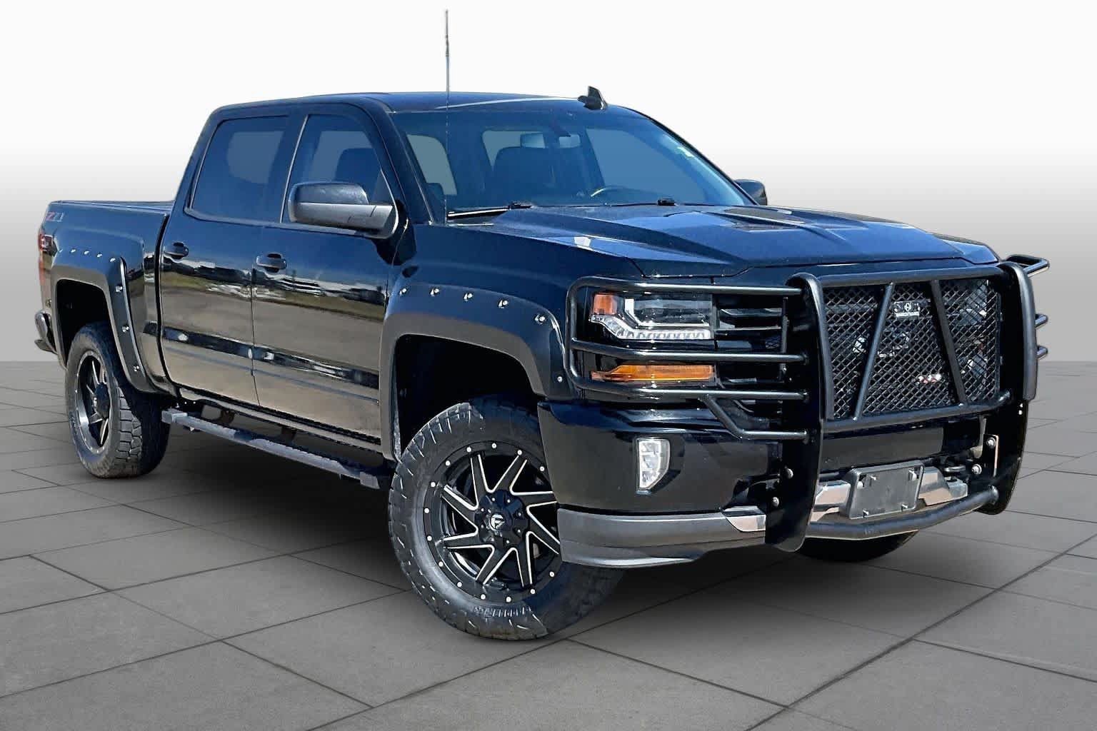 Used 2018 Chevrolet Silverado 1500 LT w/ Texas Edition AWD/4WD image 3