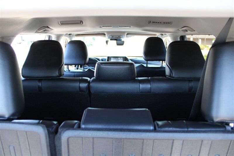 Used 2021 Toyota Highlander XLE AWD/4WD image 21