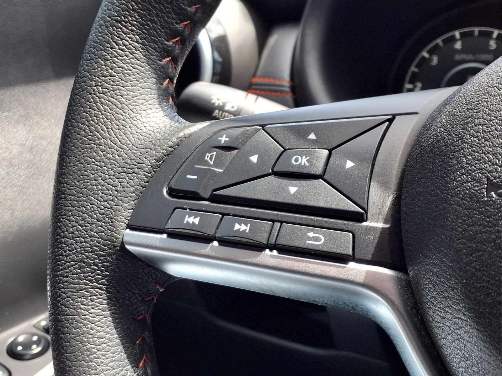 Used 2023 Nissan Kicks SR image 20