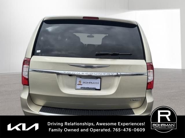 Used 2012 Chrysler Town & Country Limited w/ Luxury Group image 6