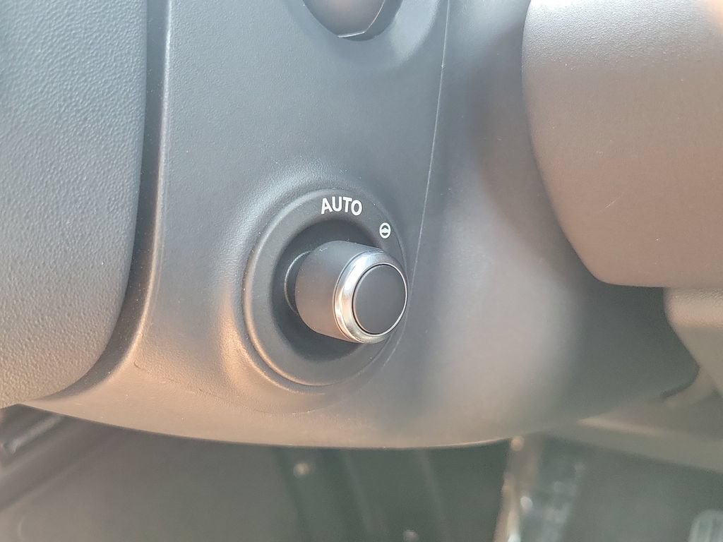 Used 2025 Land Rover Defender 110 S AWD/4WD image 23
