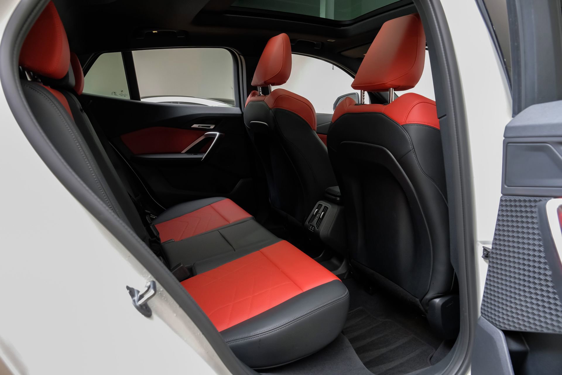 Used 2025 BMW X2 xDrive28i image 39