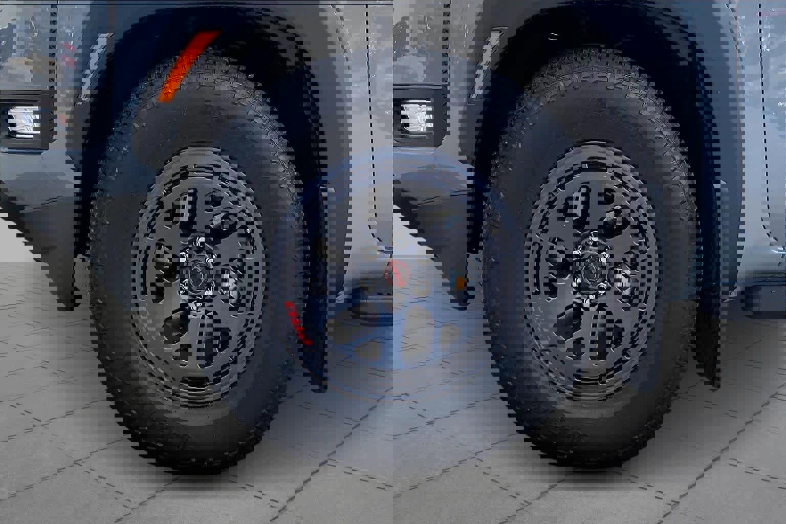 Used 2025 Nissan Frontier Pro-X image 11