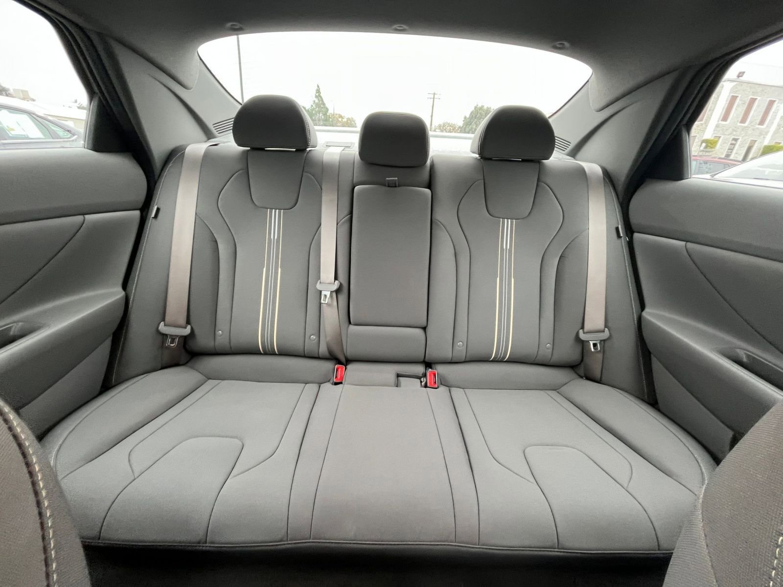 Used 2025 Hyundai Elantra SEL image 36