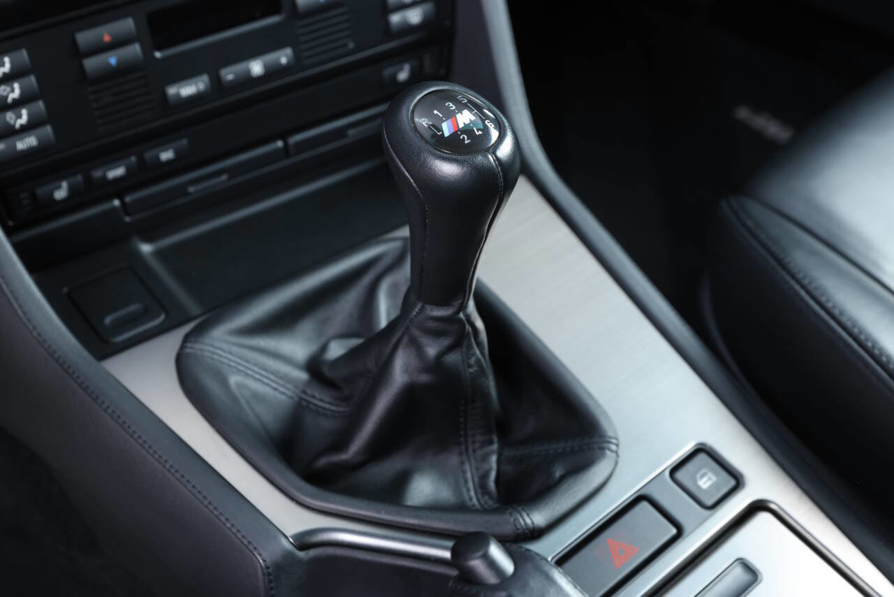 Used 2002 BMW M5 image 59