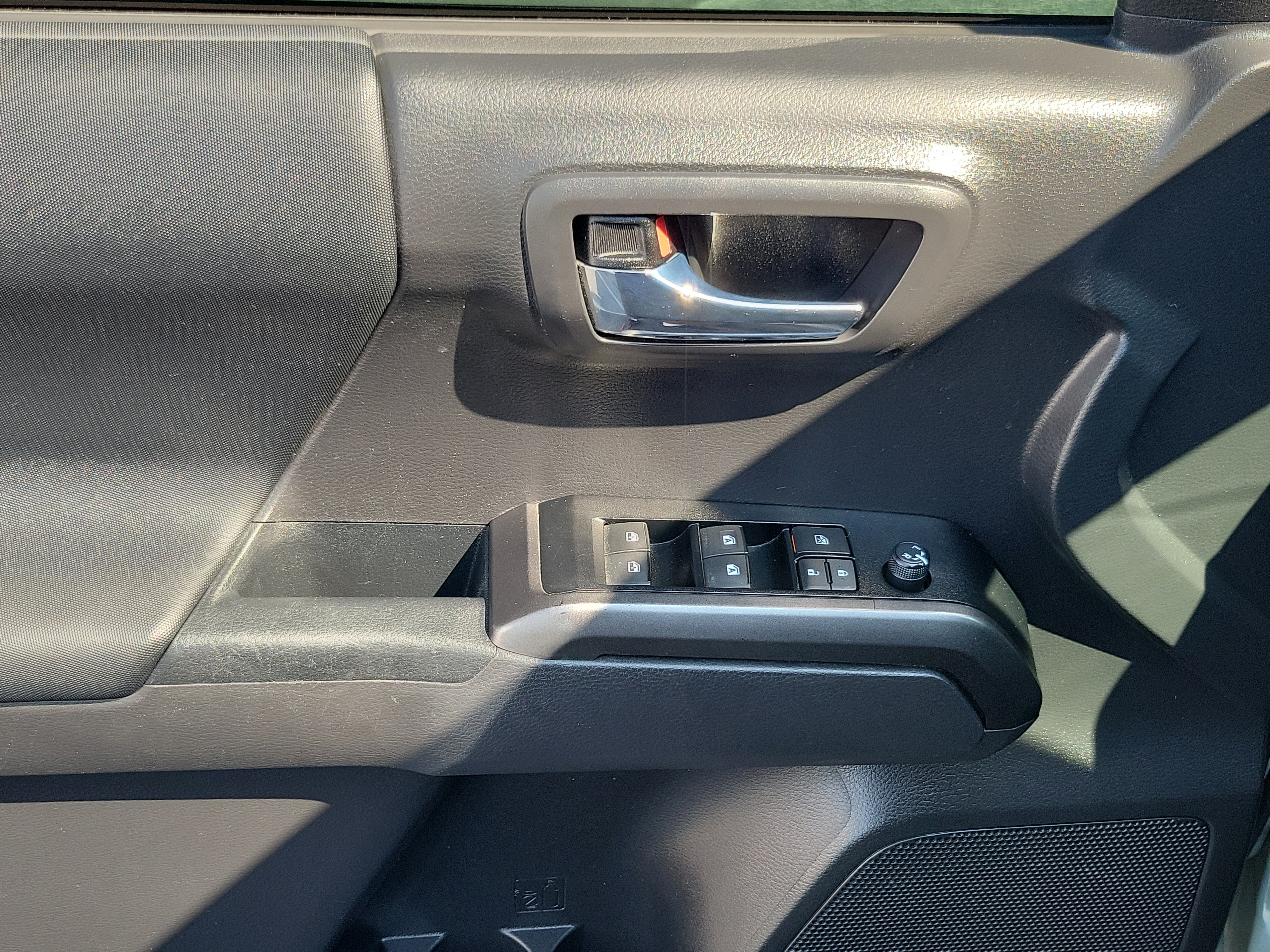 Certified 2023 Toyota Tacoma TRD Off-Road w/ Technology Package AWD/4WD image 19