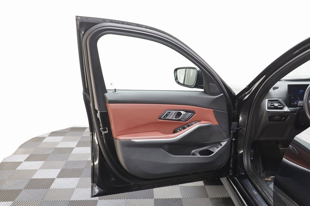 Certified 2023 BMW 330i xDrive Sedan w/ Premium Package image 5
