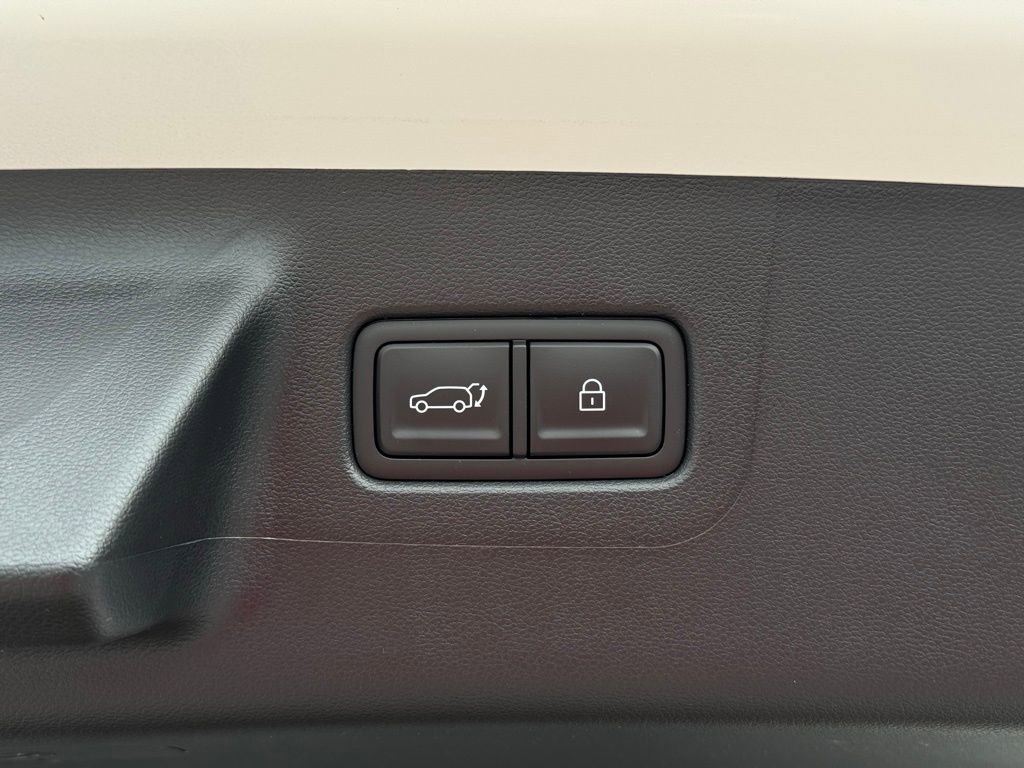 Used 2026 Hyundai Santa Fe SE image 13