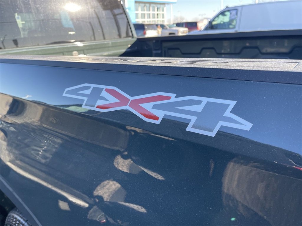 Used 2025 Chevrolet Silverado 1500 LT image 6