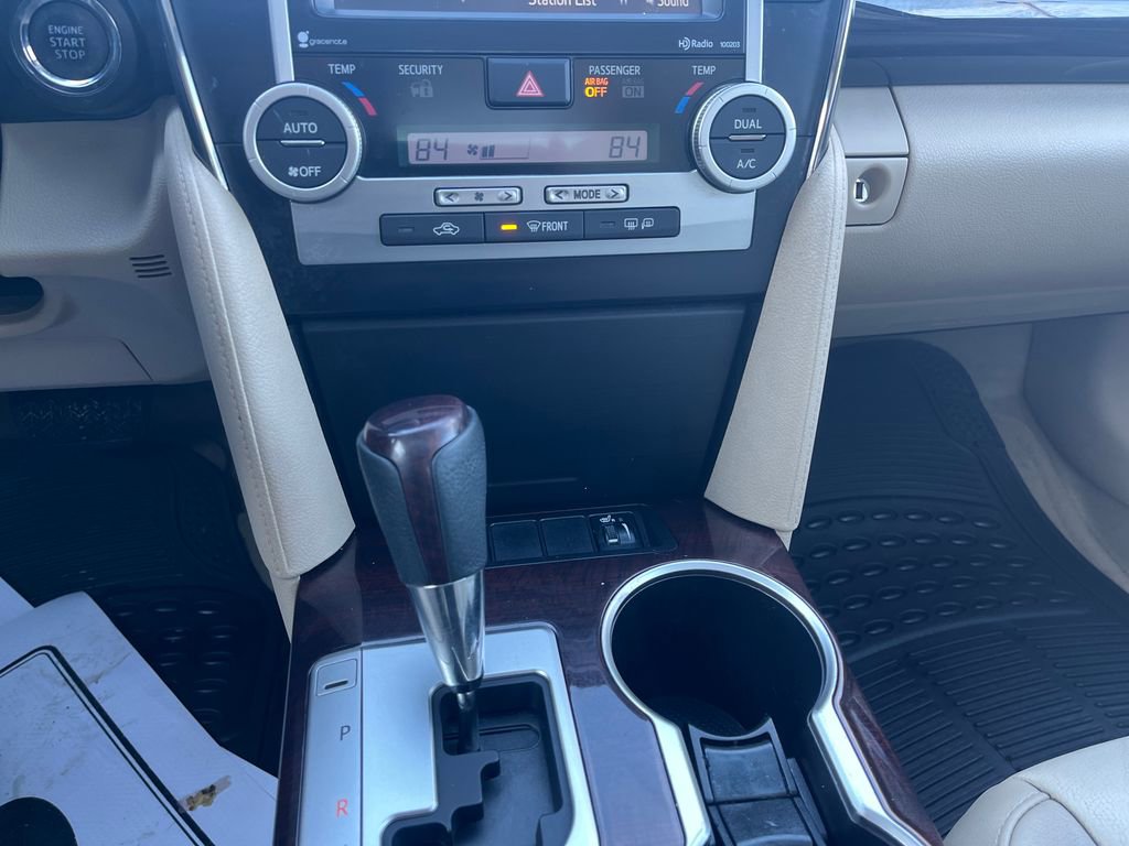 Used 2014 Toyota Camry XLE image 18