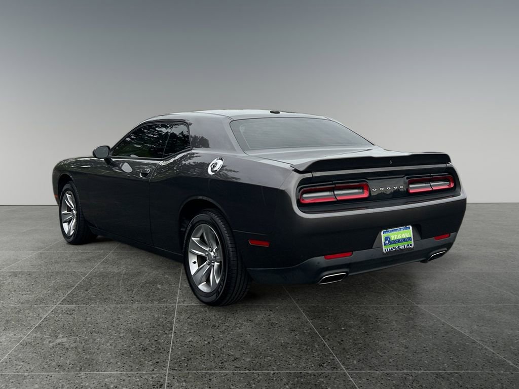 Used 2021 Dodge Challenger SXT w/ Driver Convenience Group RWD image 7