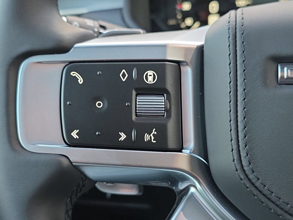 New 2026 Land Rover Discovery Limited Edition AWD/4WD image 17
