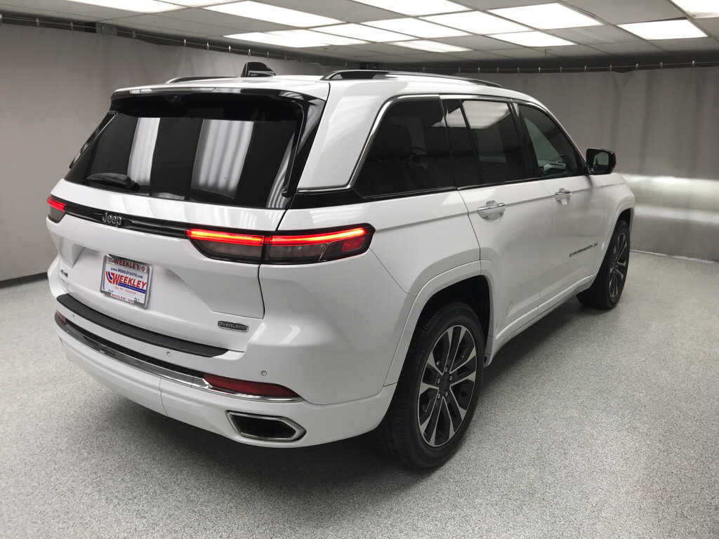 Used 2023 Jeep Grand Cherokee Overland w/ Adv Protech Group III AWD/4WD image 22