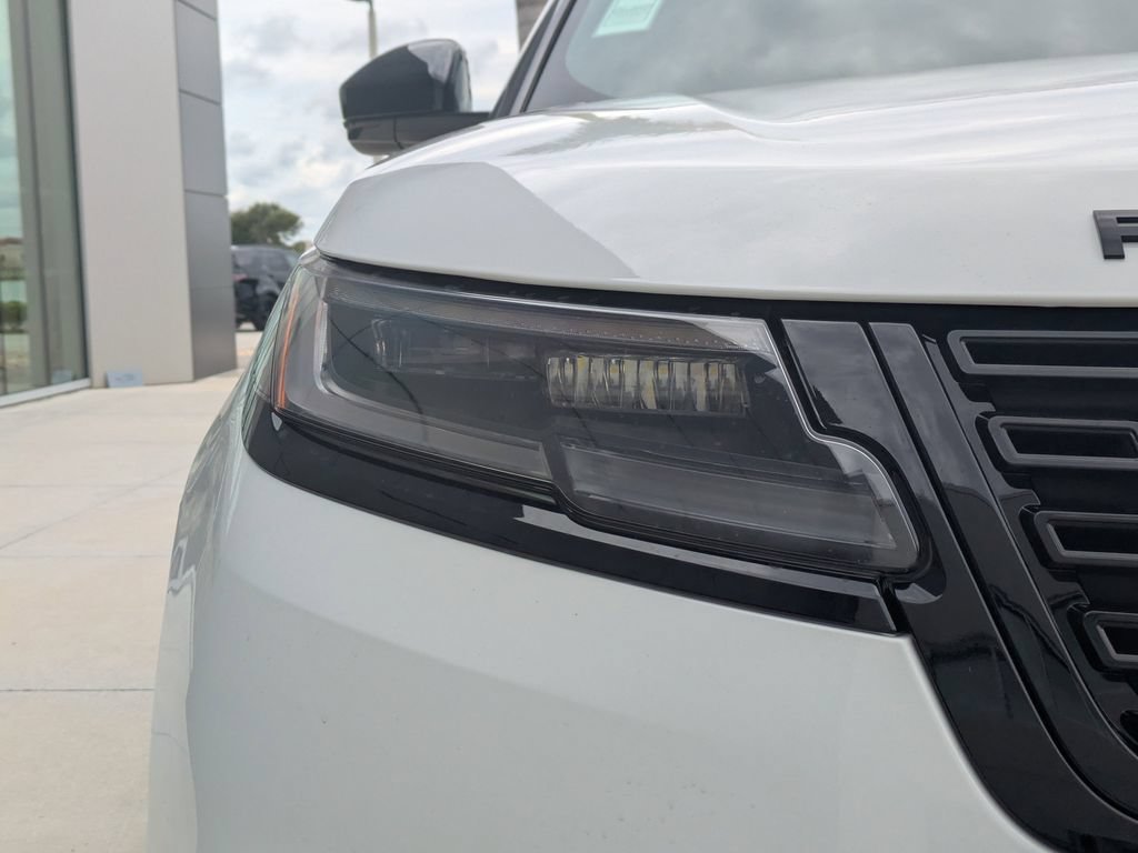 New 2026 Land Rover Range Rover Velar Belgravia AWD/4WD image 11