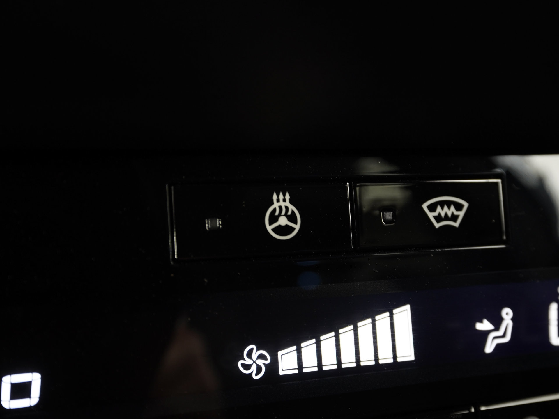 New 2026 Mitsubishi Outlander LE AWD/4WD image 16