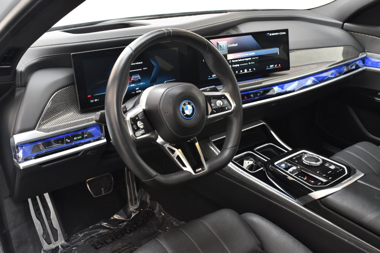 Used 2023 BMW i7 xDrive60 AWD/4WD image 13
